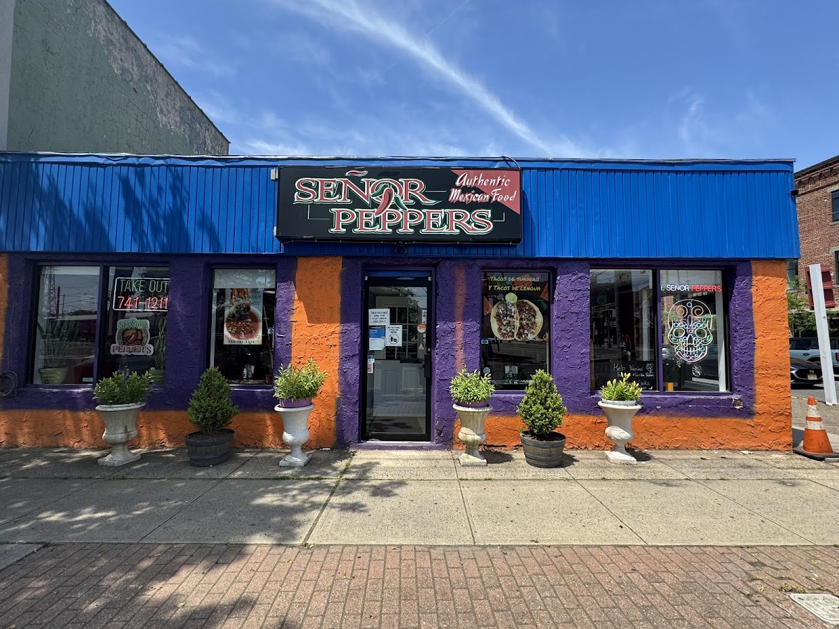Señor Pepper's